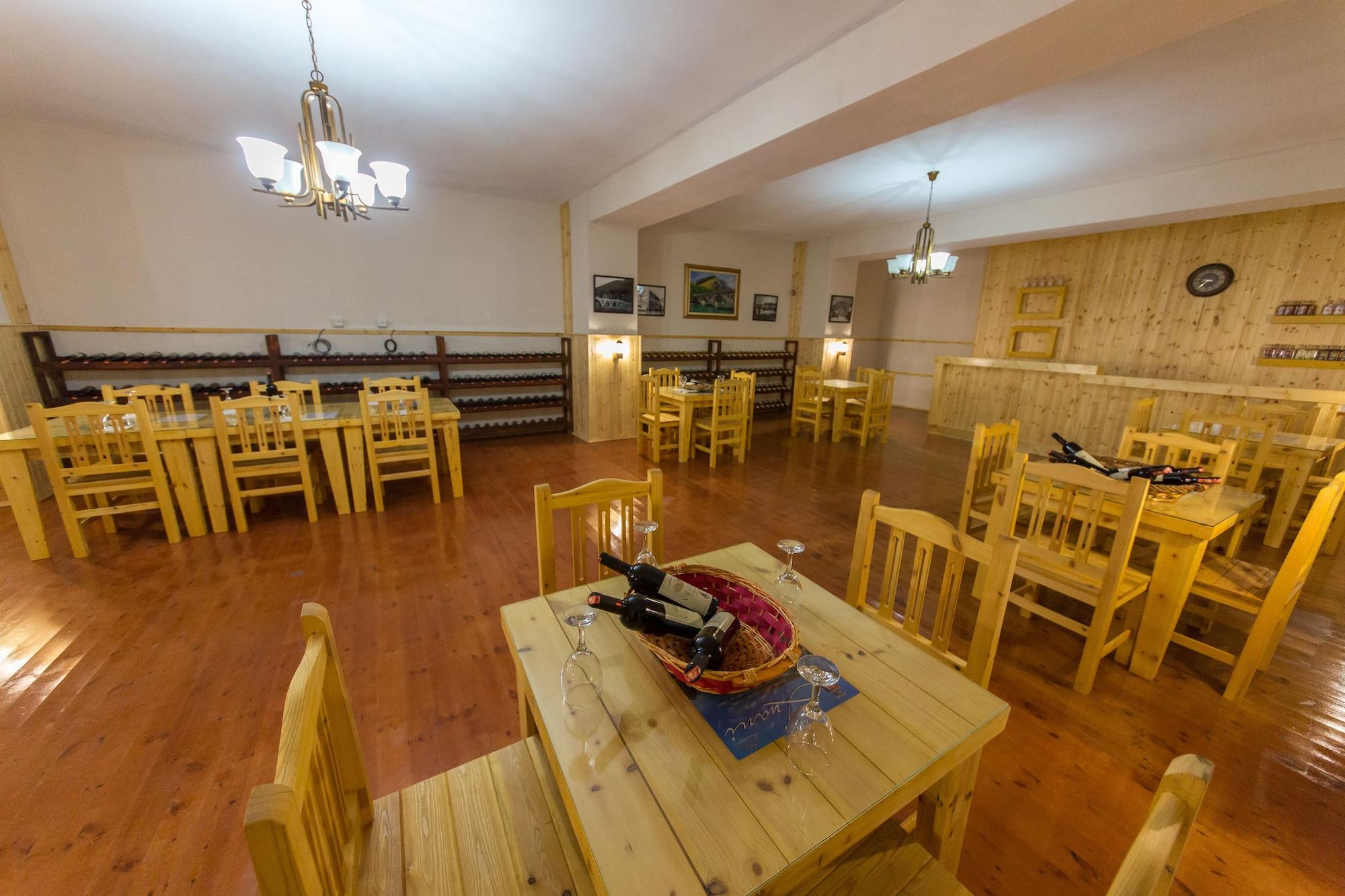 Hotel Belagrita เบราท ภายนอก รูปภาพ